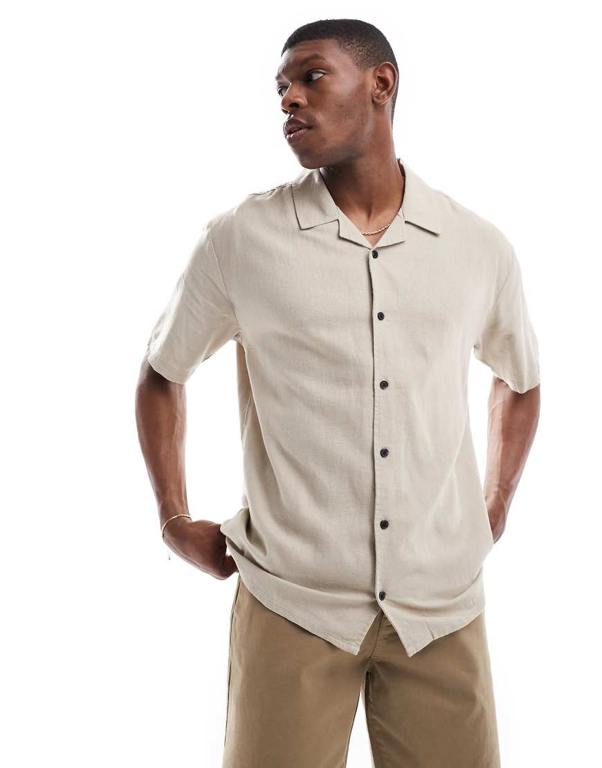 Threadbare - Kurzärmliges Hemd in Stein mit Reverskragen und hohem Leinenanteil-Neutral Threadbare - Kurzärmliges Hemd in Stein mit Reverskragen und hohem Leinenanteil-Neutral von Threadbare