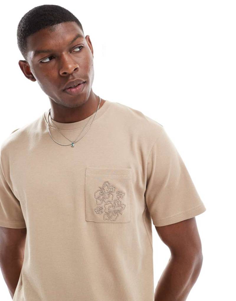 Threadbare - Kurzärmliges T-Shirt in Steinbeige mit bestickter Tasche, 200 g/m²-Neutral von Threadbare