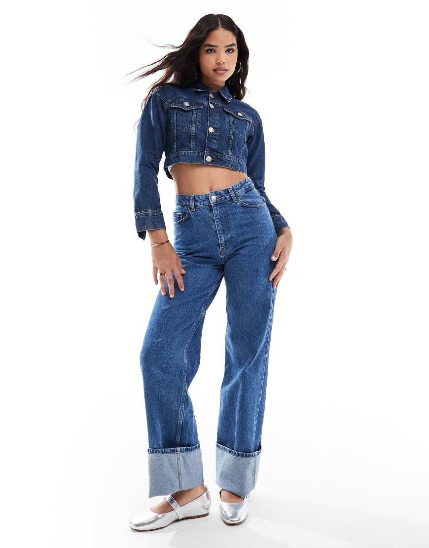 Threadbare - Kurze Jeansjacke in mittelblauer Waschung Threadbare - Kurze Jeansjacke in mittelblauer Waschung von Threadbare