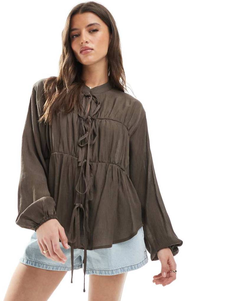 Threadbare - Langärmlige Bluse in Braun mit gebundener Vorderseite von Threadbare