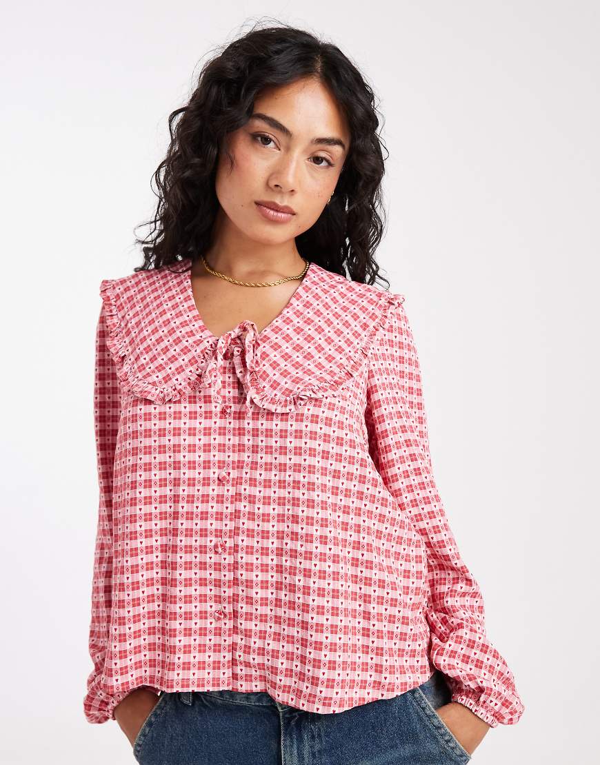 Threadbare - Langärmlige Bluse mit Vichy-Karos in Rosa und Rot und Bubikragen von Threadbare
