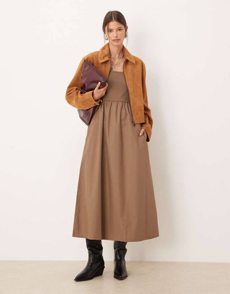 Threadbare - Langärmliges Midikleid mit eckigem Ausschnitt und Popeline-Rock in Pilzbraun-Neutral von Threadbare