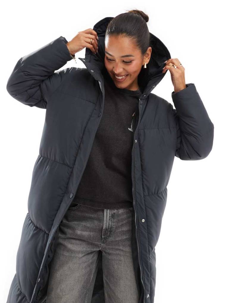 Threadbare - Langer Steppmantel in Anthrazit mit Kapuze-Grau von Threadbare