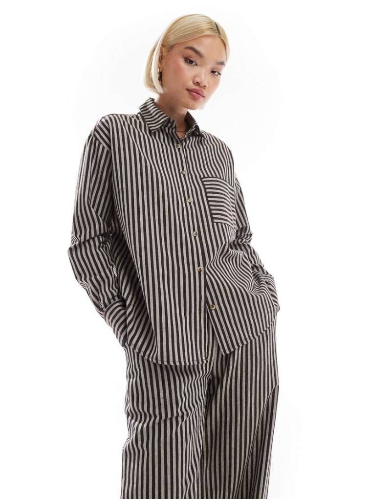 Threadbare - Hemd in Schokobraun mit entspannter Passform und Streifen, Kombiteil-Neutral von Threadbare