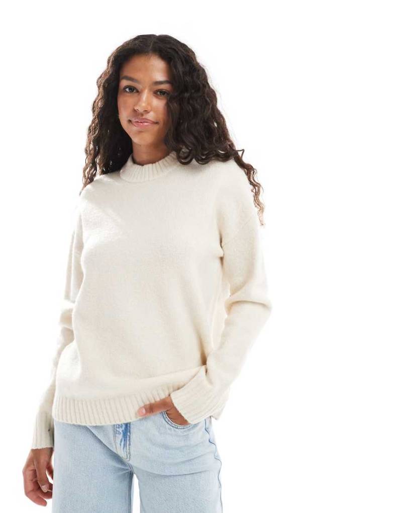 Threadbare - Oversize-Pullover in Wollweiß mit Rundhalsausschnitt von Threadbare