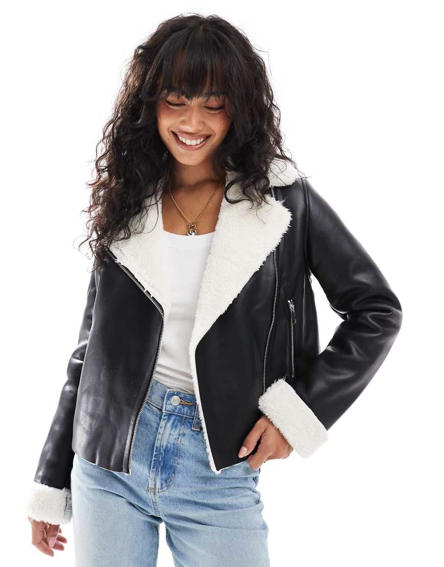 Threadbare - Pilotenjacke in Schwarz mit Kontrastkragen aus Teddystoff von Threadbare