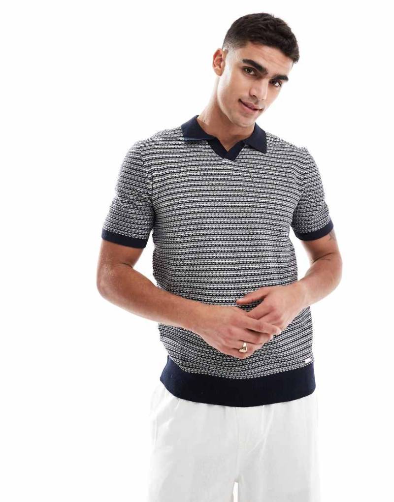 Threadbare - Polohemd aus Strick mit hohem Baumwollanteil in Marineblau und Ecru von Threadbare