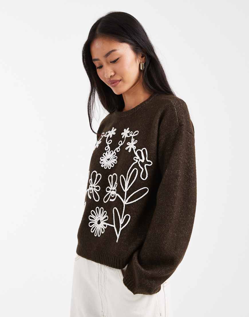 Threadbare - Pullover in Braun mit Rundhalsausschnitt und Blumenstickerei-Brown von Threadbare