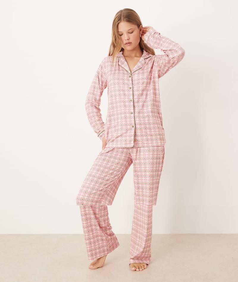 Threadbare - Pyjama in Rosa und Grün kariert mit langärmligem Oberteil mit durchgehender Knopfleiste Threadbare - Pyjama in Rosa und Grün kariert mit langärmligem Oberteil mit durchgehender Knopfleiste von Threadbare