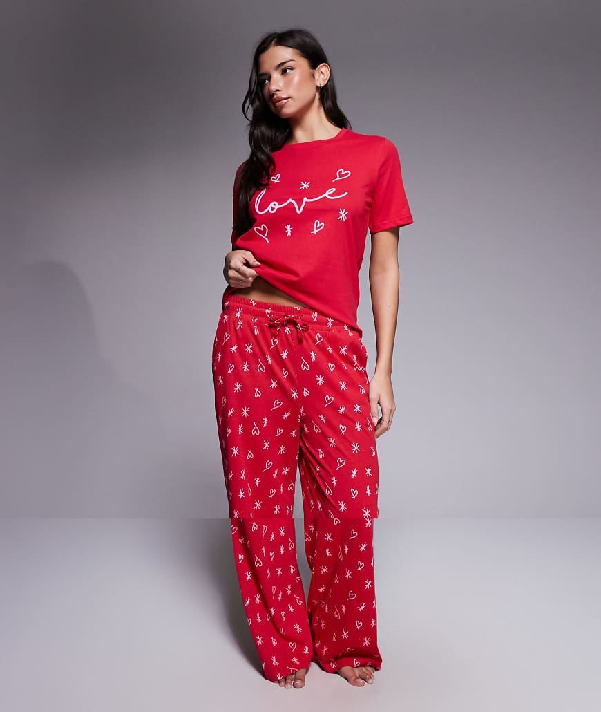 Threadbare - Valentines - Pyjama in Rot mit „Love"-Print von Threadbare