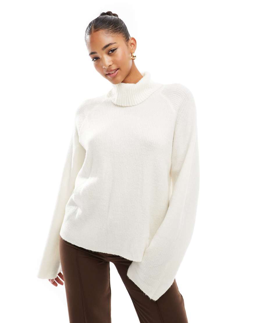 Threadbare - Rollkragenpullover in Cremeweiß von Threadbare