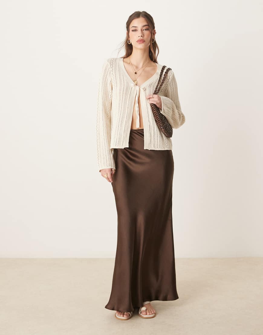 Threadbare - Satin-Midirock in Schokobraun Threadbare - Satin-Midirock in Schokobraun von Threadbare