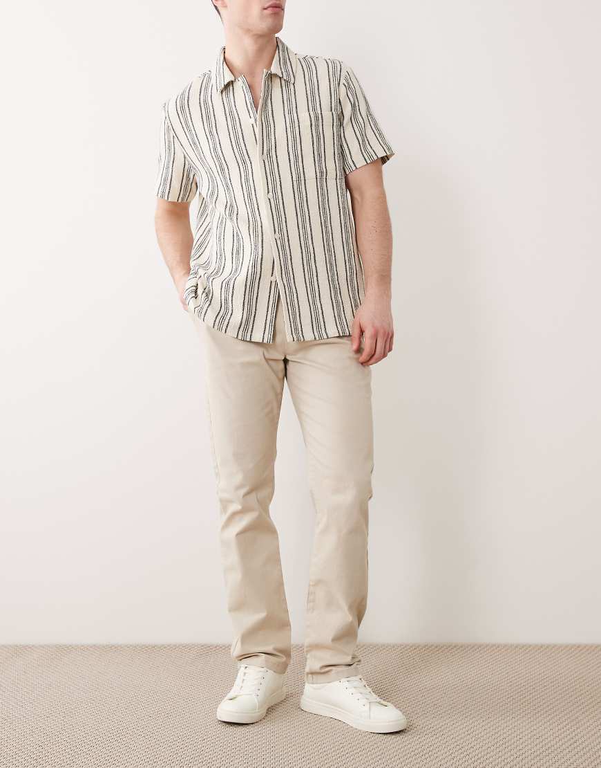 Threadbare - Schmal geschnittene Chinohose in hellem Steinbeige-Neutral von Threadbare