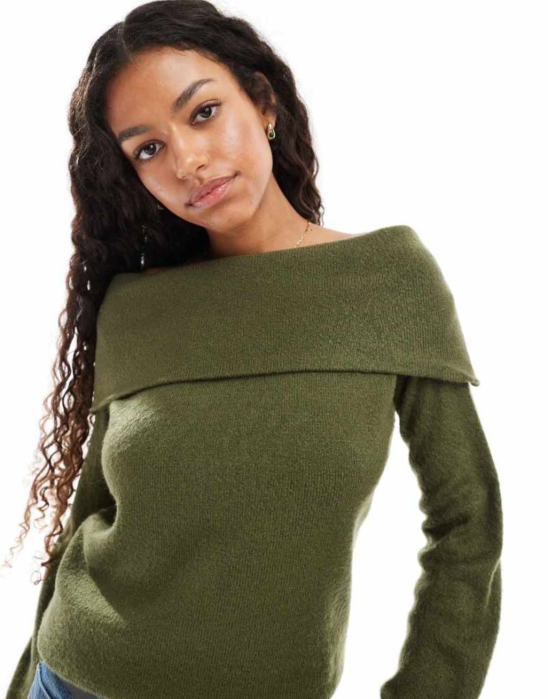Threadbare - Schulterfreier Pullover in Khaki-Grün von Threadbare