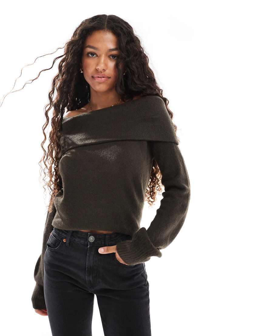 Threadbare - Schulterfreier Pullover in Schokobraun von Threadbare