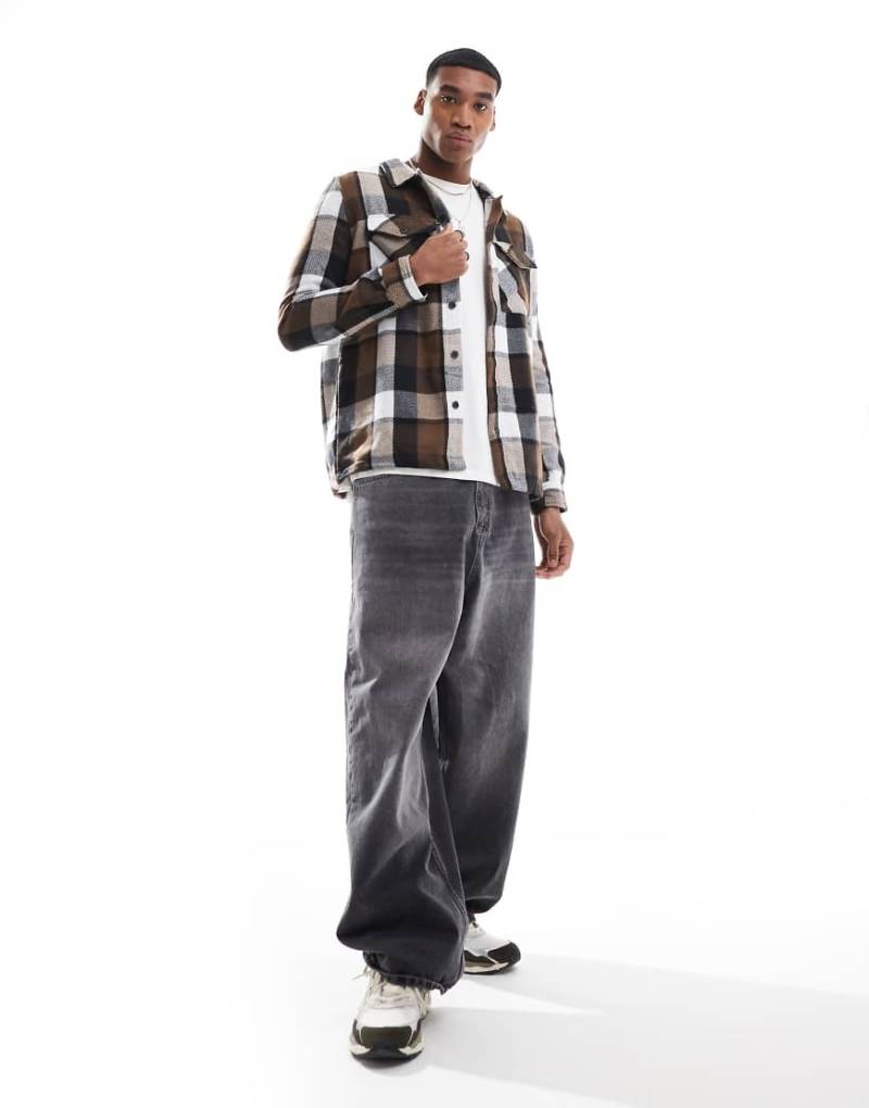 Threadbare - Schwere, angeraute Hemdjacke mit rostrotem Karo-Braun von Threadbare