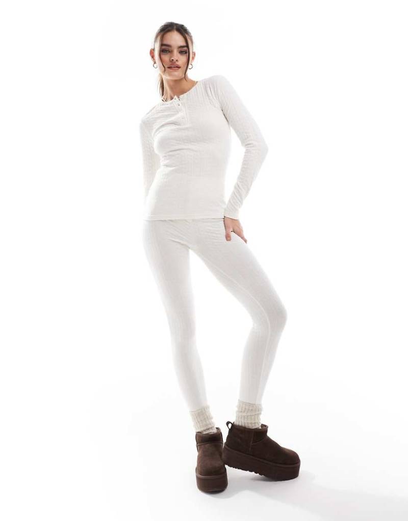 Threadbare - Ski - Thermo-Set aus Pointelle in Ecru-Weiß von Threadbare