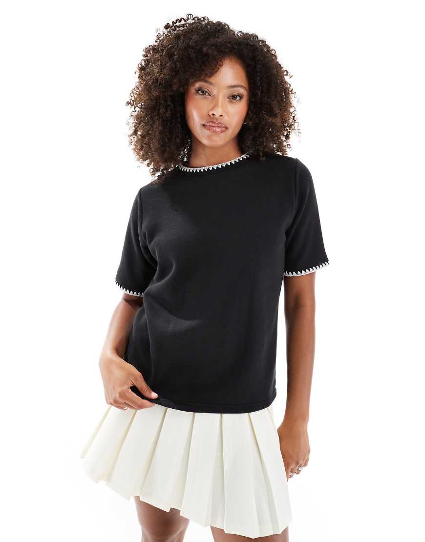 Threadbare - Strick-T-Shirt in Schwarz mit Zierdetail von Threadbare