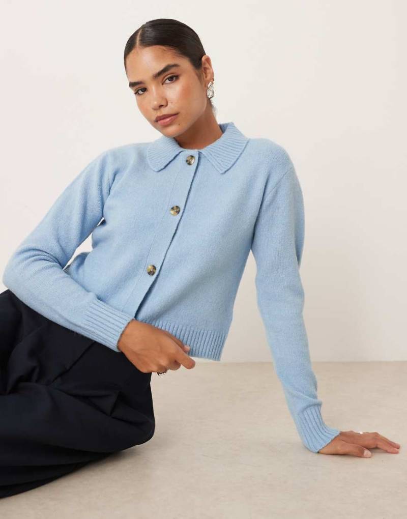 Threadbare - Strickjacke in Blau mit Kragendetail von Threadbare