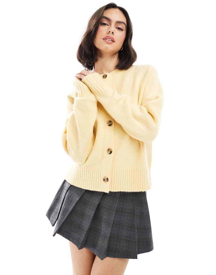Threadbare - Strickjacke in Buttergelb mit Rundhalsausschnitt Threadbare - Strickjacke in Buttergelb mit Rundhalsausschnitt von Threadbare