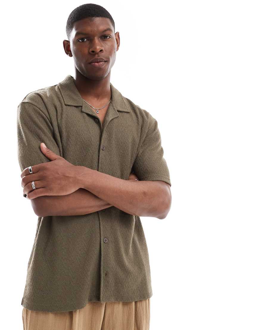 Threadbare - Strukturiertes, kurzärmliges Hemd in Khaki-Grün von Threadbare