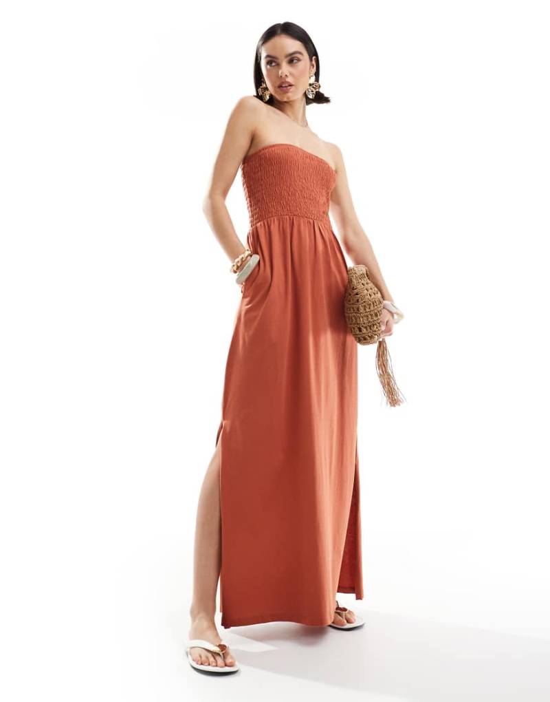 Threadbare - Trägerloses Midikleid in Rostrot mit geraffter Brustpartie-Rotbraun von Threadbare