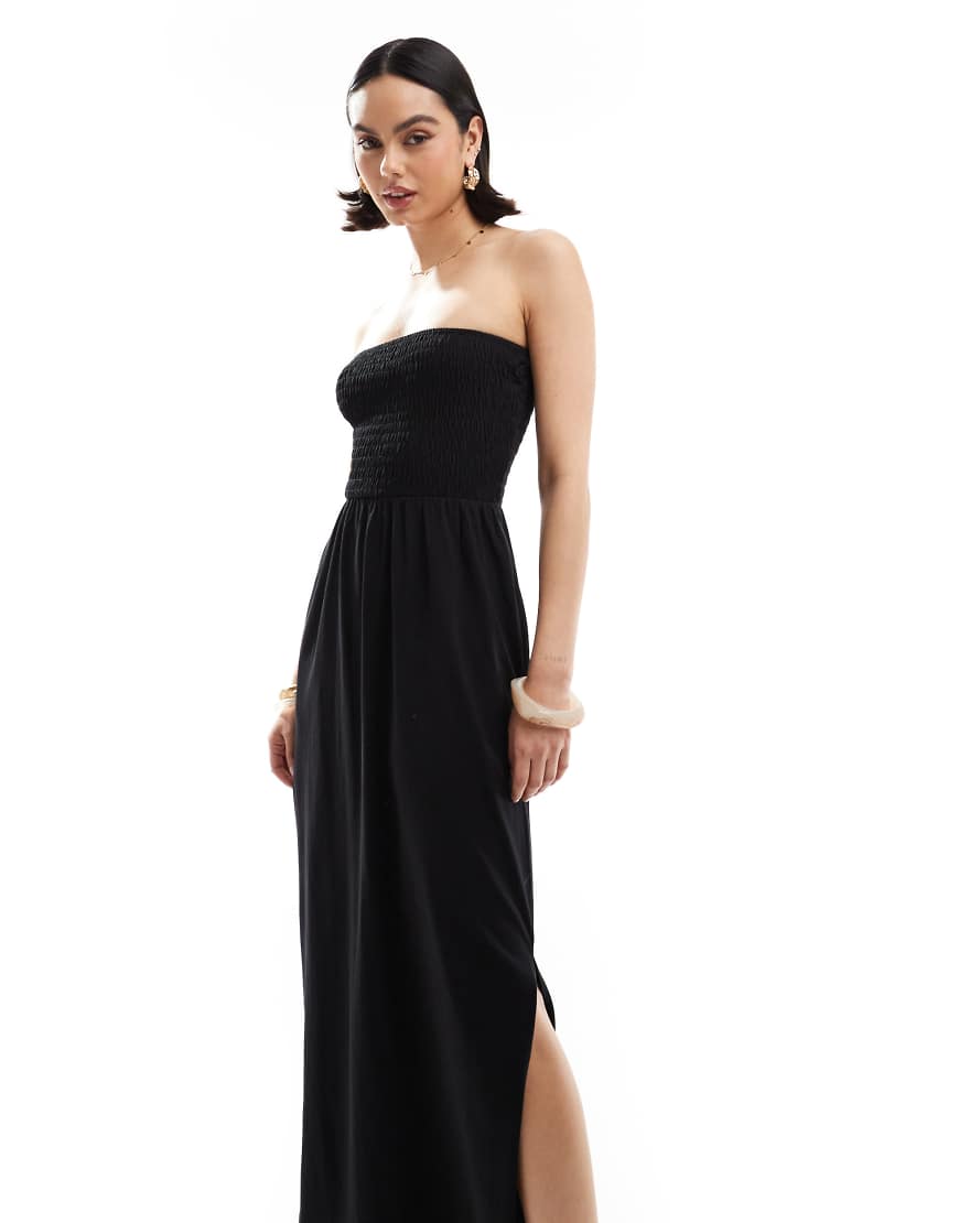 Threadbare - Trägerloses Midikleid in Schwarz mit geraffter Brustpartie Threadbare - Trägerloses Midikleid in Schwarz mit geraffter Brustpartie von Threadbare