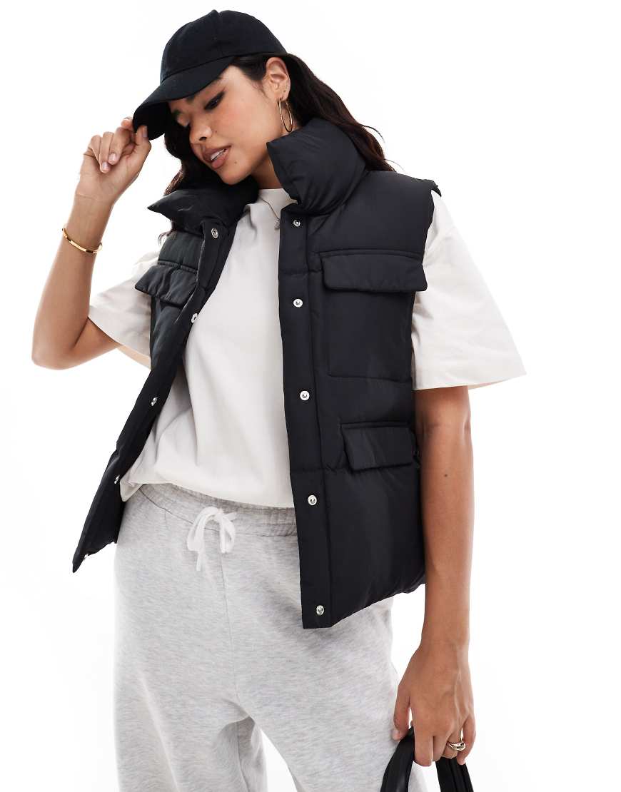 Threadbare - Wattierte Weste in Schwarz Threadbare - Wattierte Weste in Schwarz von Threadbare