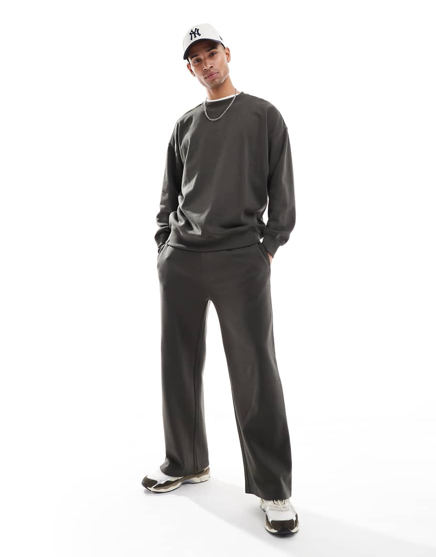 Threadbare - Weit geschnittene Jogginghose in Anthrazit, Kombiteil-Grau Threadbare - Weit geschnittene Jogginghose in Anthrazit, Kombiteil-Grau von Threadbare