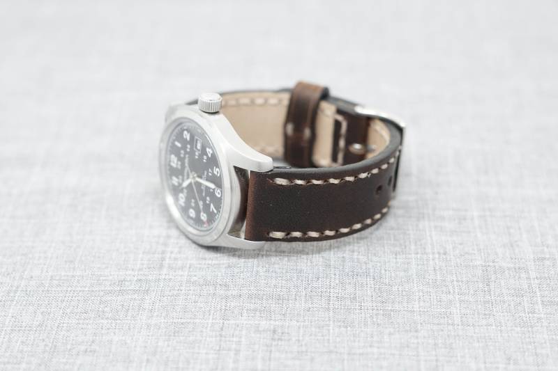 Horween Uhrenarmband | Brown Nut Dublin Mit Naturfaden Das Sieierra Premium Armband von ThreadedLeatherCo
