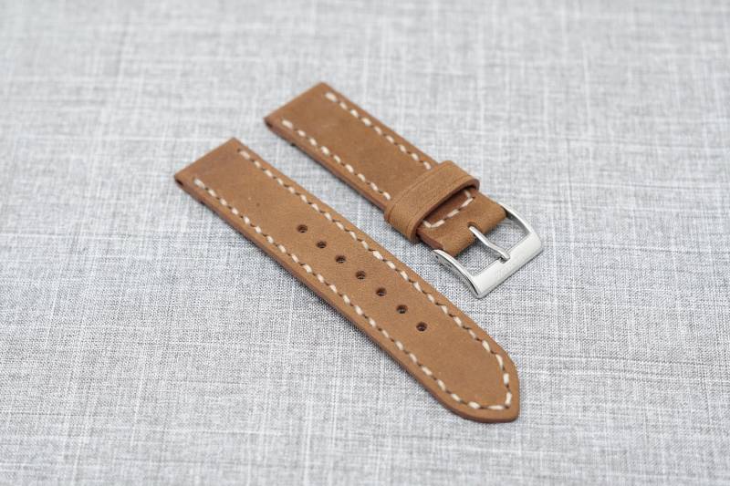 Uhrenarmband Aus Leder | Horween Leather Peanut Dryden Mit Natürlichem Faden - Der Sieierr Premium von ThreadedLeatherCo