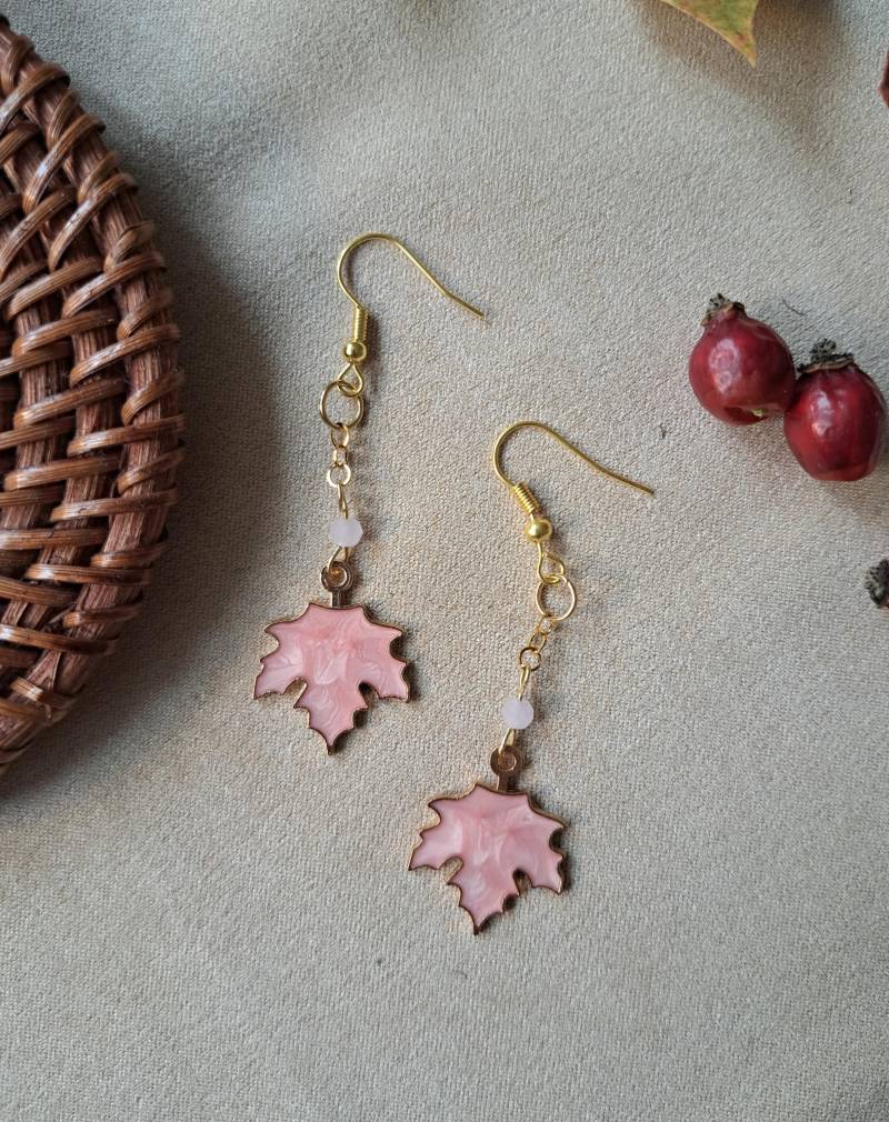 Pink Maple Leaf Earrings - Autumn Dangle Gold Fall Jewelry Cute Drop Handmade Gift For Her von ThreadoraCat