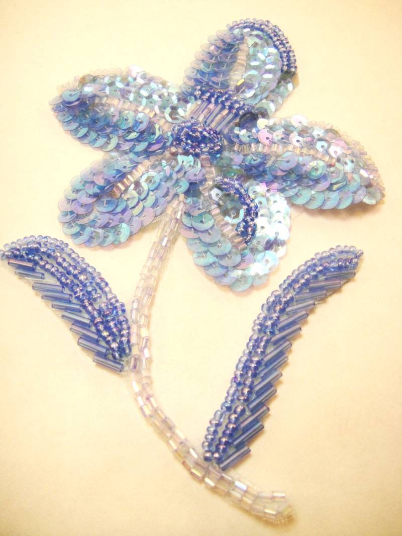 Blaue Pailletten Blumen Applikation, Eiskunstlaufkleider G-6 Blaue Pailletten Blumen Applikation, Eiskunstlaufkleider G-6 von Threads2Trends