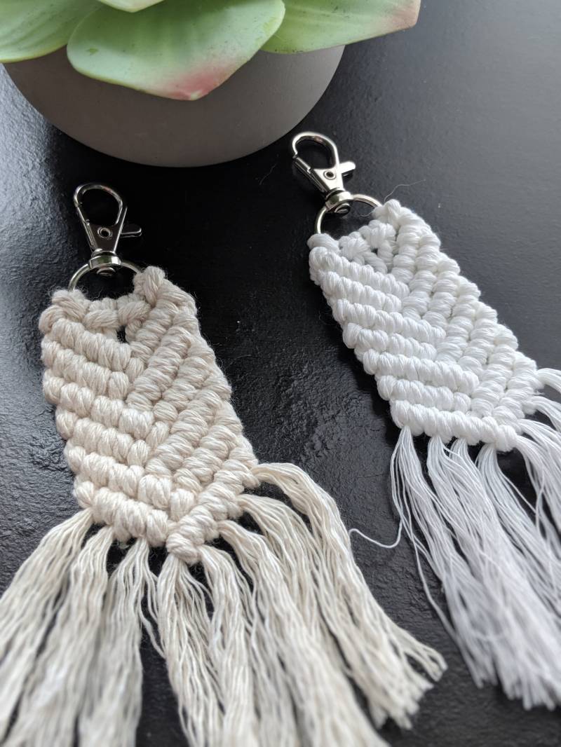 Makramee Schlüsselanhänger von ThreadsofHopeBtq