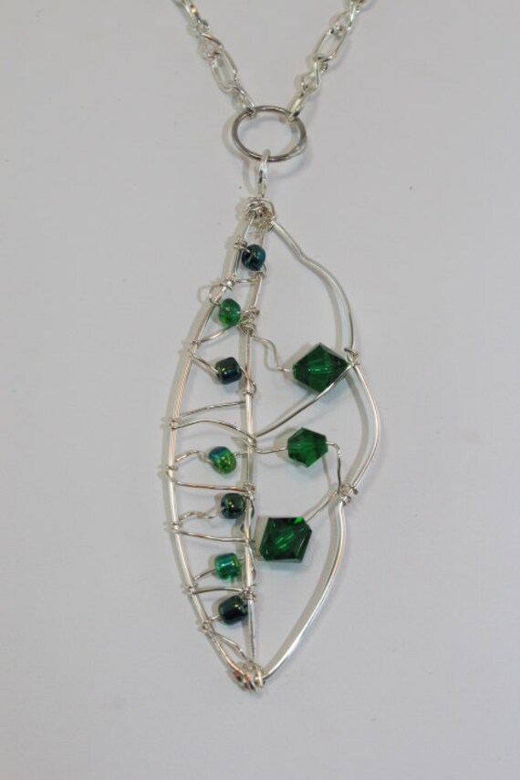 Grün Crystal Silber Anhänger Halskette Grün Crystal Silber Anhänger Halskette von ThreeHensDesigns