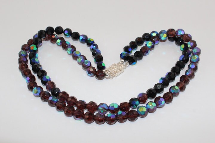 Lila Kristall Kette von ThreeHensDesigns