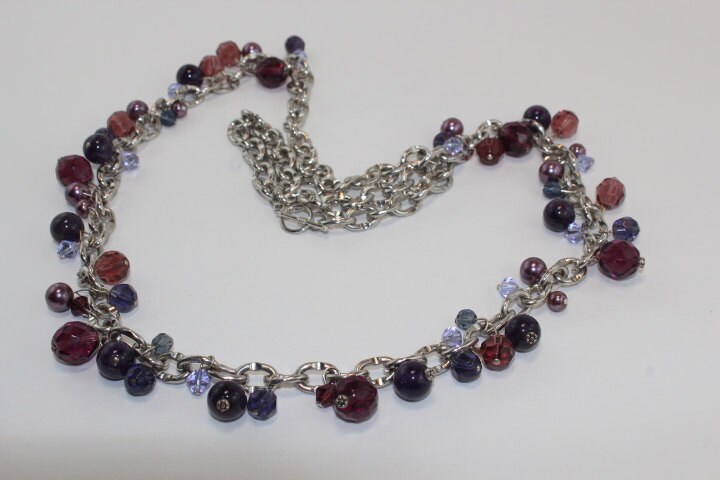 Lila Perlen Halskette Lila Perlen Halskette von ThreeHensDesigns