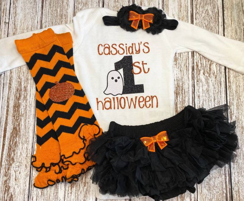 Baby Mädchen Erstes Halloween Outfit My 1St Opt Beinwärmer Stirnband Geist Tutu Pumphose Set Orange Schwarz Chevron Glitter von ThreeSweetLimes