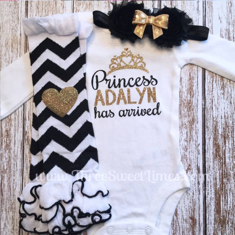 Baby Mädchen Nach Hause Kommen Outfit | Personalisierte Baby-Dusche-Geschenk Prinzessin Has Angekommen Neugeborenen Kleidung Take Home von ThreeSweetLimes