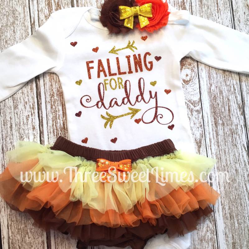 Falling For Daddy Baby Girl Herbst Outfit, Thanksgiving Mädchen Kleidung Kleinkind Shirt Chevron Stulpen Papas Geschenk von ThreeSweetLimes