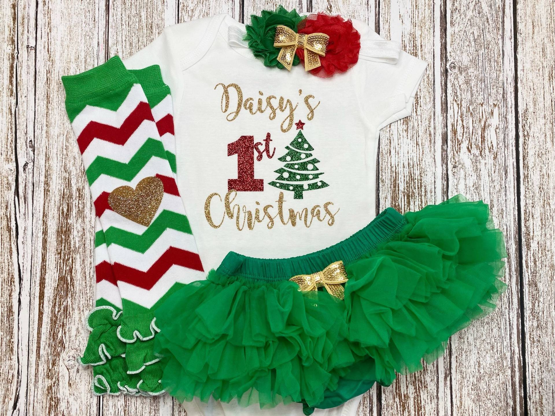 Mein 1. Weihnachten Baby-Weihnachtsoutfit, Personalisierte Säuglingsweihnachtskleidung, Weihnachten, Neugeborenes, Die Nach Hause Kommen, Grüngold von ThreeSweetLimes
