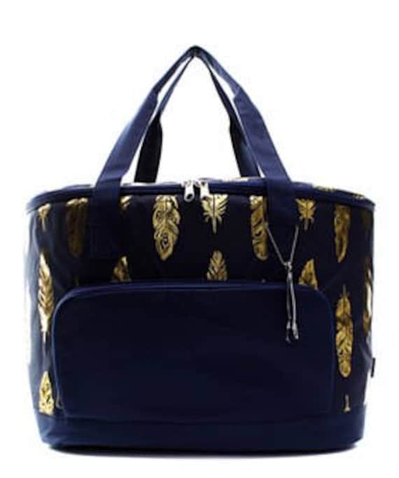 Monogrammiert/Personalisierte Marine Und Gold Feder Isoliert Kühler Tote/Bag von ThreeThreadsSC