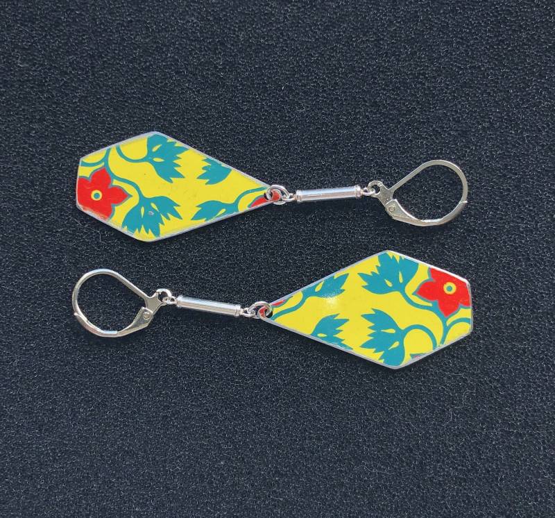 Blechohrringe - Groovy Dangles Upcycled Vintage 1970Er Jahre Untersetzer Sterling Silber Verbinder Leichter Boho Statement Schmuck Leverback von ThreeTinKitties