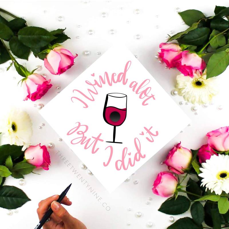 Abschlussmütze | Grad Cap Aufkleber Handgeschriebene Niedliche Individuelle Ich Habe Alot Weiß von ThreeTwentyNineCo