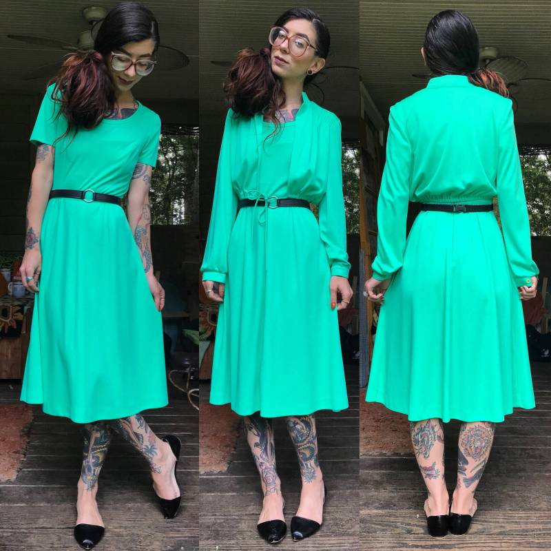Wunderschönes Vintage 70Er-Jahre-Kleid, Zweiteiliger Cardigan, Größe Xs, Mint-Seeschaumgrün Wunderschönes Vintage 70Er-Jahre-Kleid, Zweiteiliger Cardigan, Größe Xs, Mint-Seeschaumgrün von ThriftShark