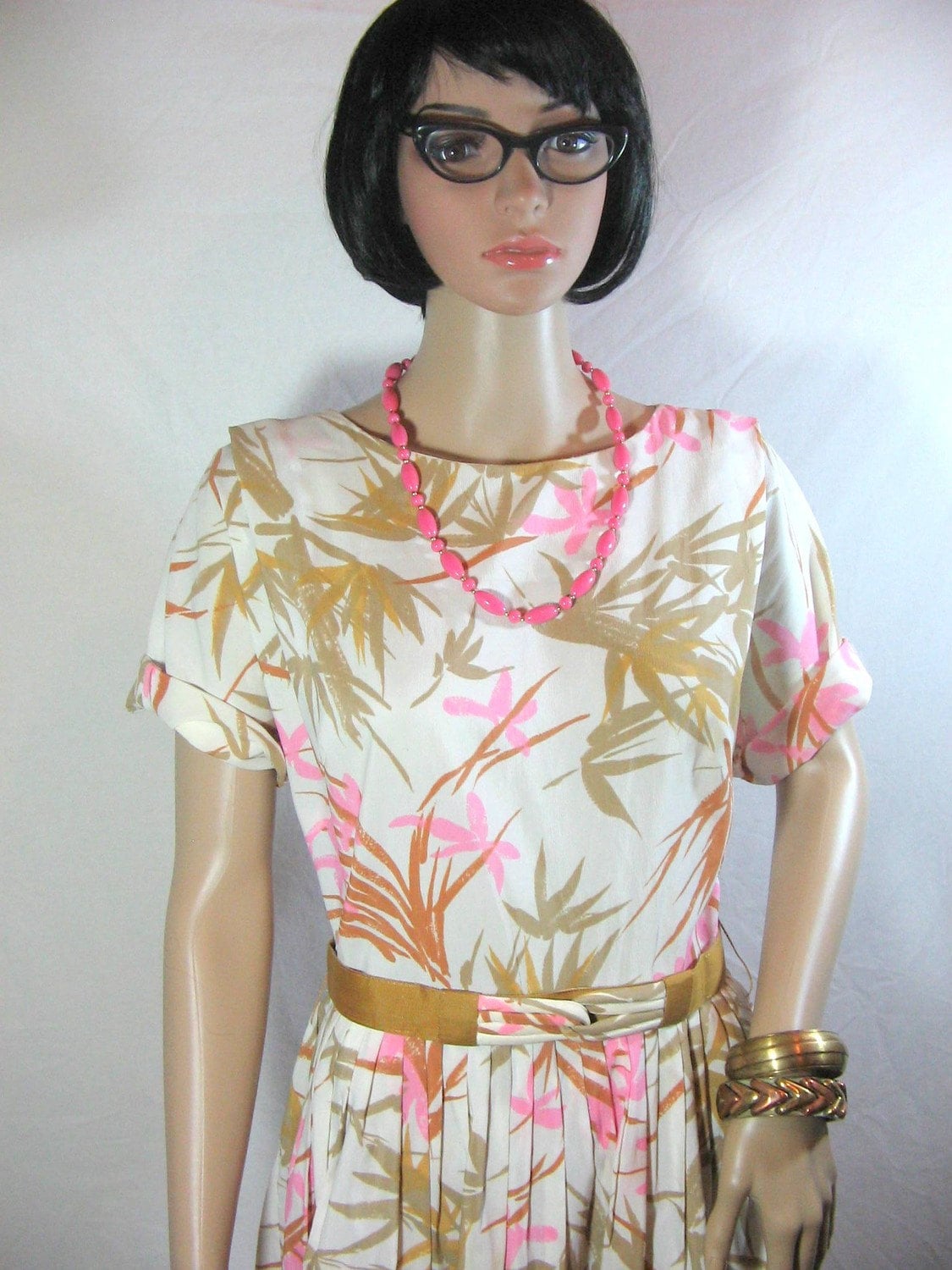 1950Er Pink & Tan Floral Dress Medium Slouch Büste von ThriftStoreGlam
