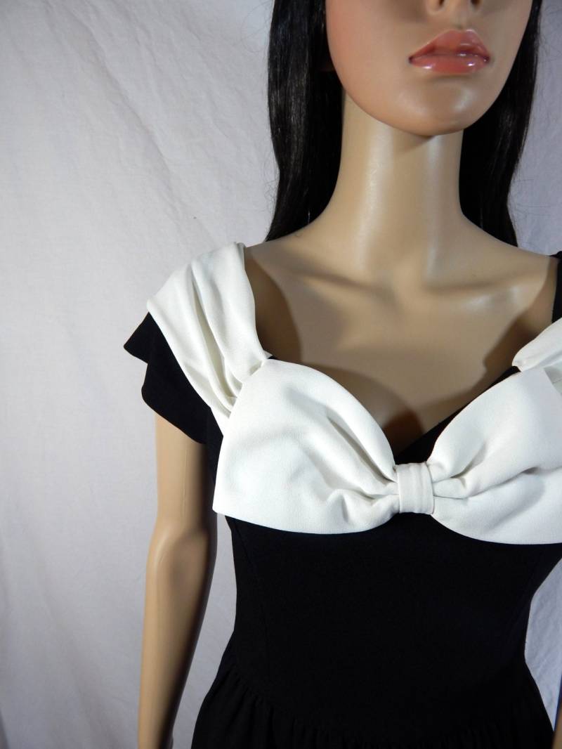 Handgemachtes Schwarz & Weiß Wiggle Prom Kleid Gr. Klein Handgemachtes Schwarz & Weiß Wiggle Prom Kleid Gr. Klein von ThriftStoreGlam