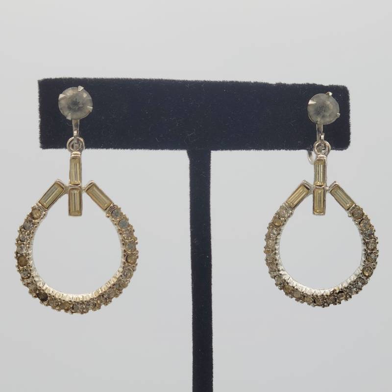 Vintage 1960Er Jahre Silber Ton & Strass Tropfen Baumeln Screw Back Ohrringe Modeschmuck Statement Retro Accessoires Frauen Clip Ons 1 3/4" von ThriftyFindsByKelly