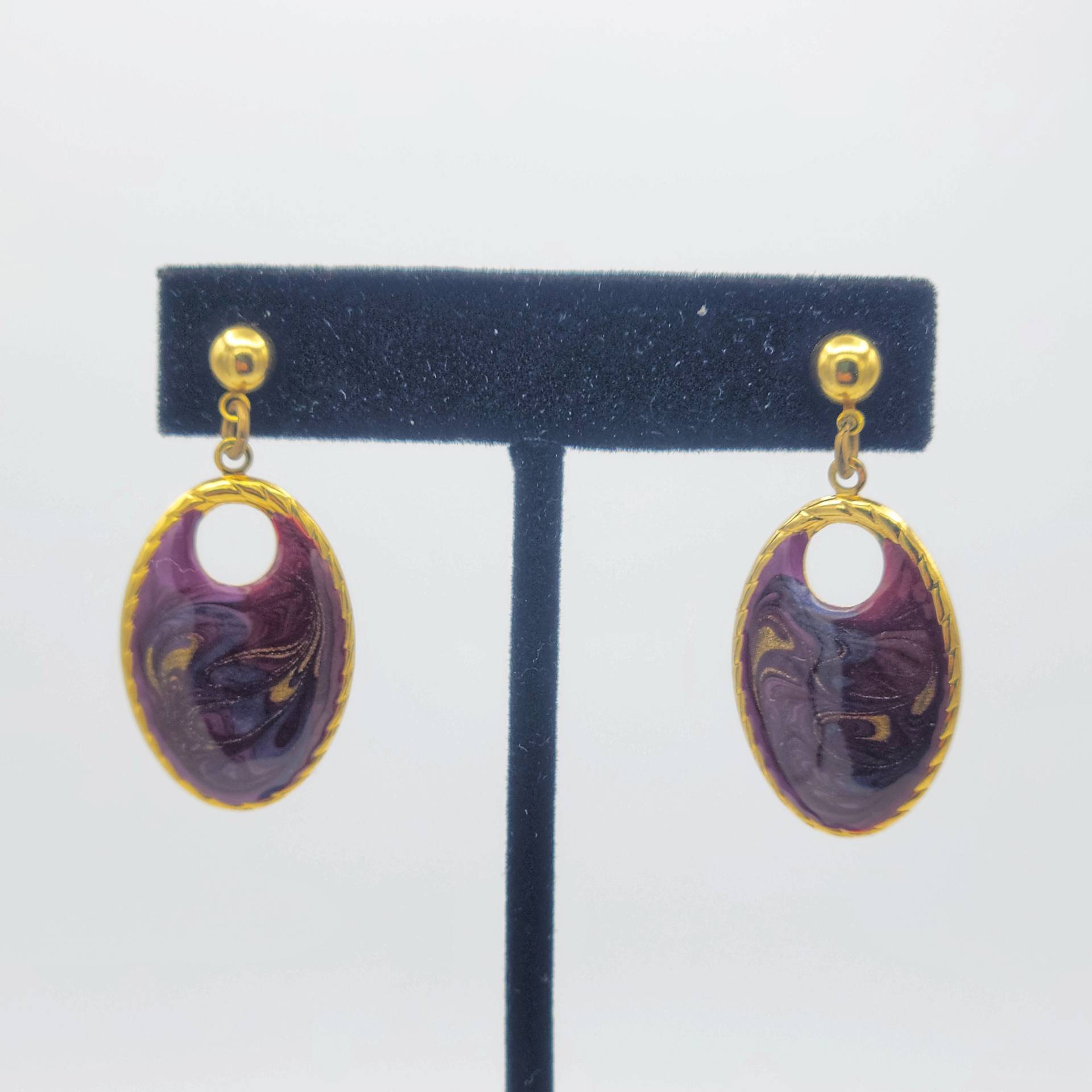 Vintage 1990Er Jahre Gold Ton & Swirled Emaille Openwork Oval Ohrringe Modeschmuck Retro Frauen Statement Marmoriert Teardrop Burgundy Glitter Vintage 1990Er Jahre Gold Ton & Swirled Emaille Openwork Oval Ohrringe Modeschmuck Retro Frauen Statement Marmoriert Teardrop Burgundy Glitter von ThriftyFindsByKelly