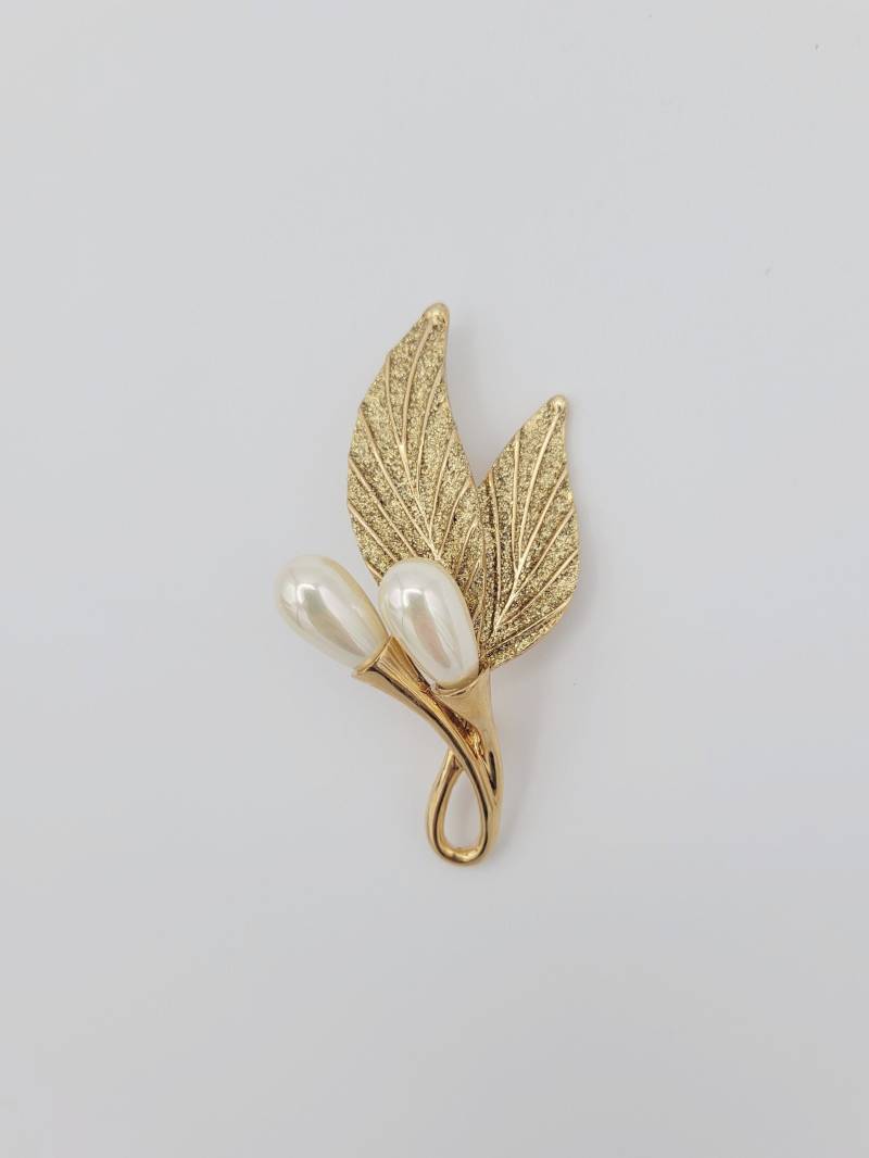 Vintage Gold Ton Glitzerte Doppelblatt Brosche Mit Kunstperlen Modeschmuck Retro Statement Frauen Pin Große Blätter Oblong Textur Adern von ThriftyFindsByKelly
